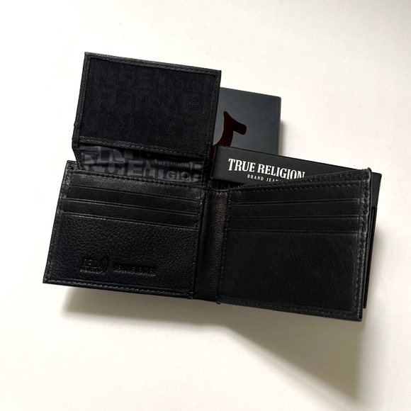 True Religion Black Leather L-Fold Wallet RFID Boxed Logo Metal Plaque NWT - Picture 4 of 7
